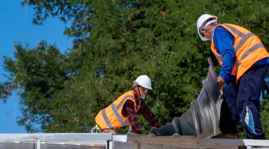 Professional gutter cleaning in Pinola, MS